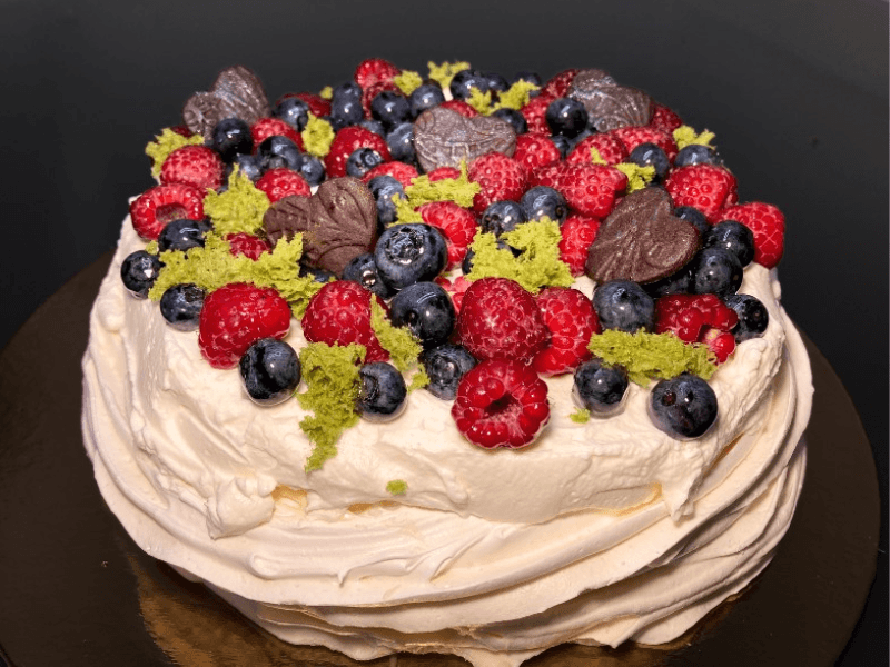 Deser bezowy Pavlova